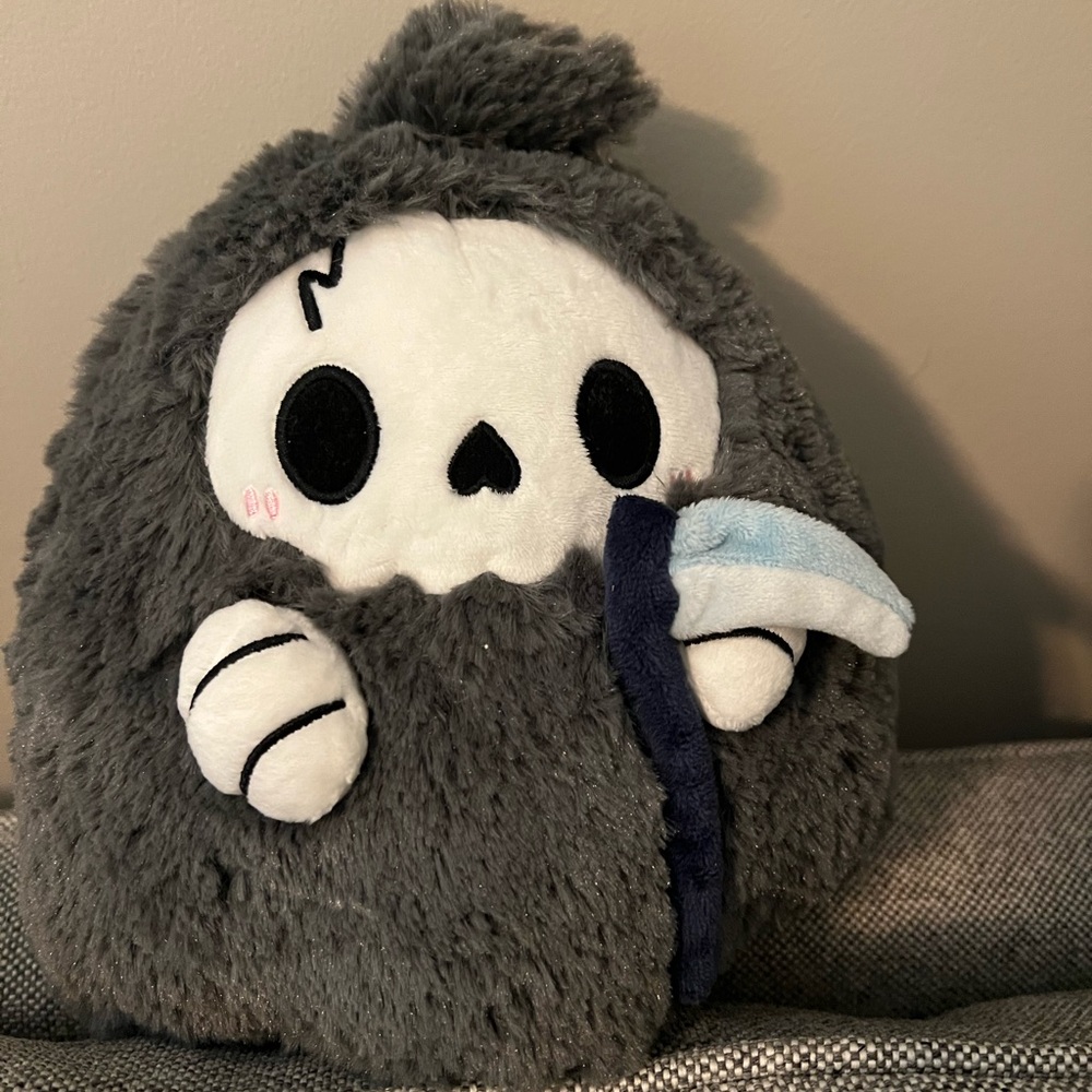 Mini Squishable Reaper - Picture 2 of 4